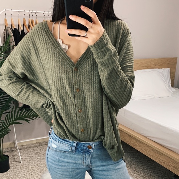 🆕 Vanessa - Green Oversized Thermal Top - Picture 3 of 7